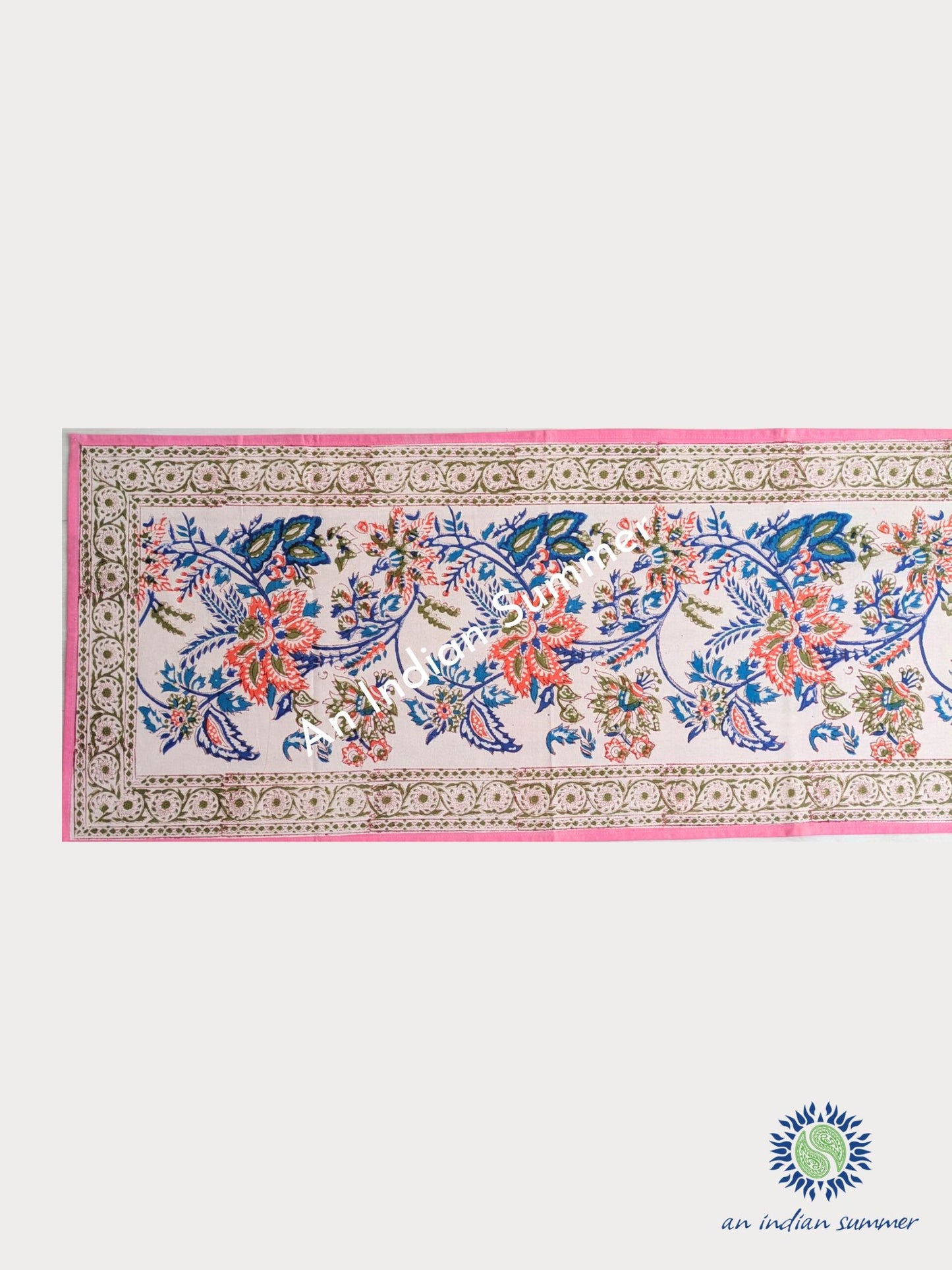 Table Runner Granadilla White