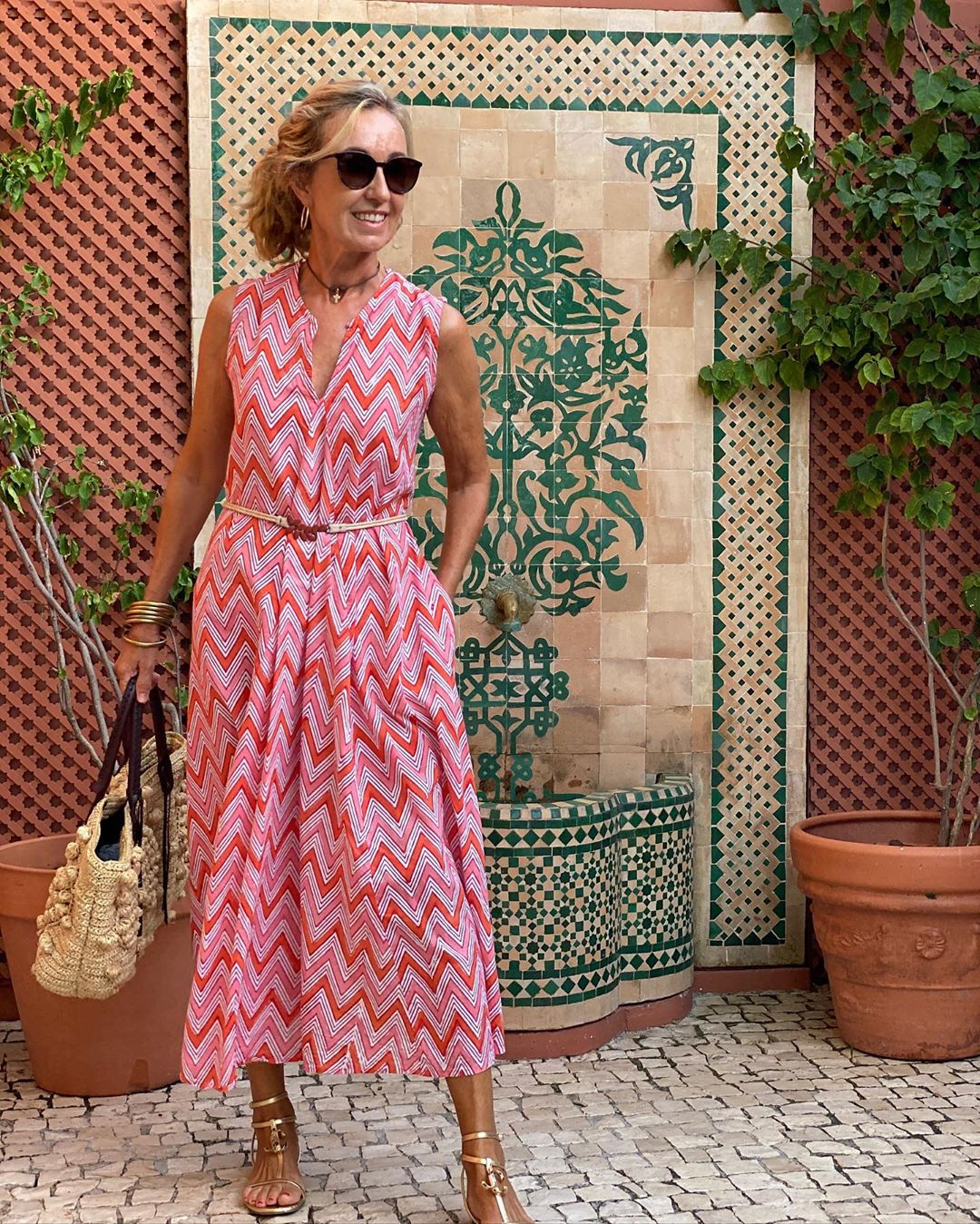 Ärmelloses Midikleid – Kanebo – Pink und Orange