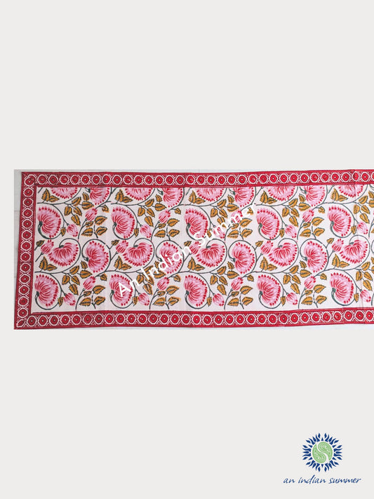 Table Runner Lily Pink
