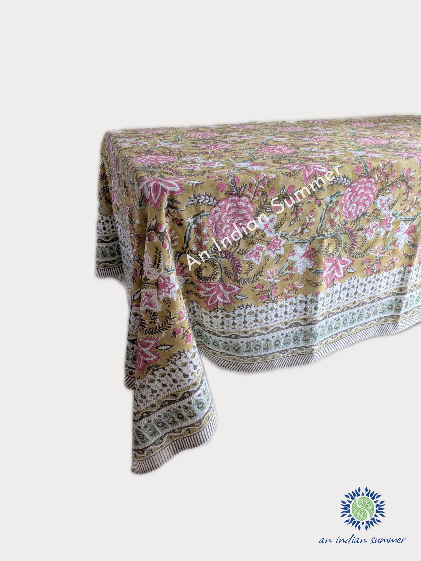 Tablecloth Cottage Garden Hazel