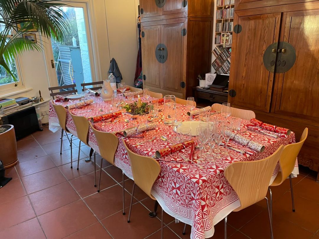 Nappe Géométrique Rouge - Disponible en 3 Tailles